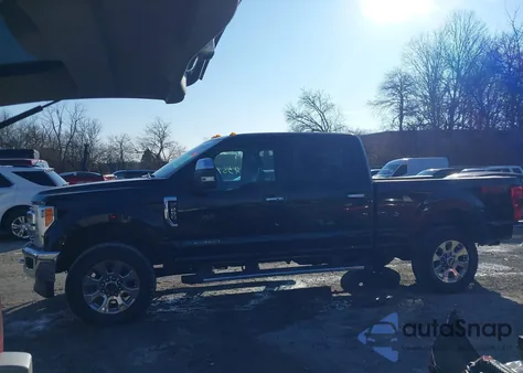2019 Ford F-250 Lariat z USA, uszkodzony, nr VIN 1FT7W2BT5KEC76163
